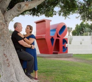 Love-Statue-Couple-1